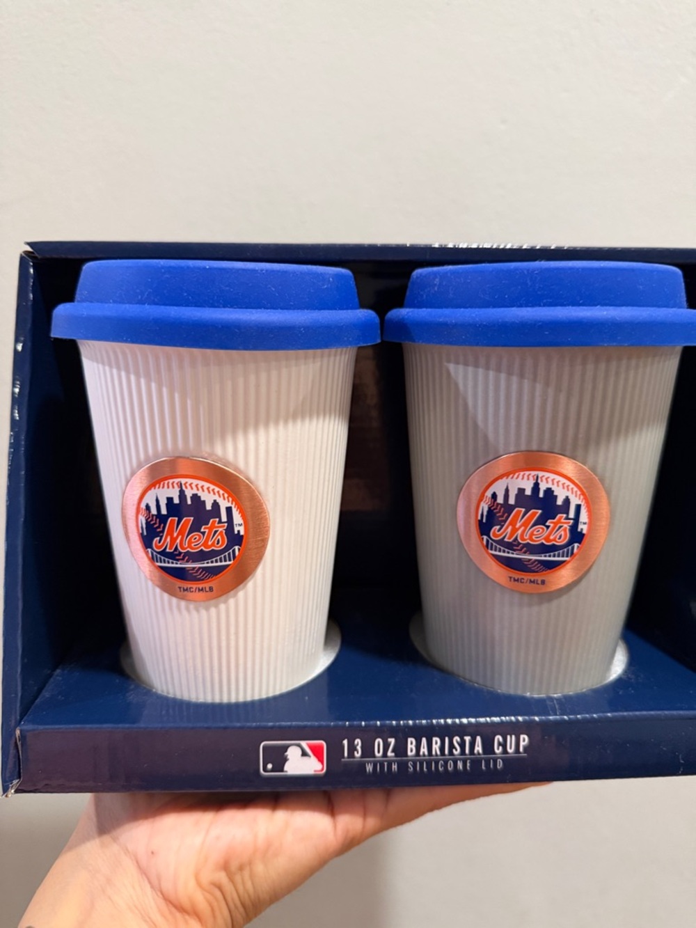 MLB New York Mets White Ceramic Barista Cups with Blue Silicone Lids (Set of 2)